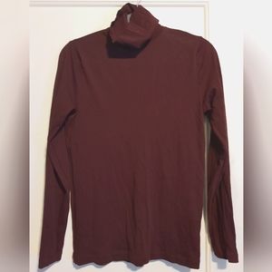 J Crew burgundy tissue turtleneck Size Small
